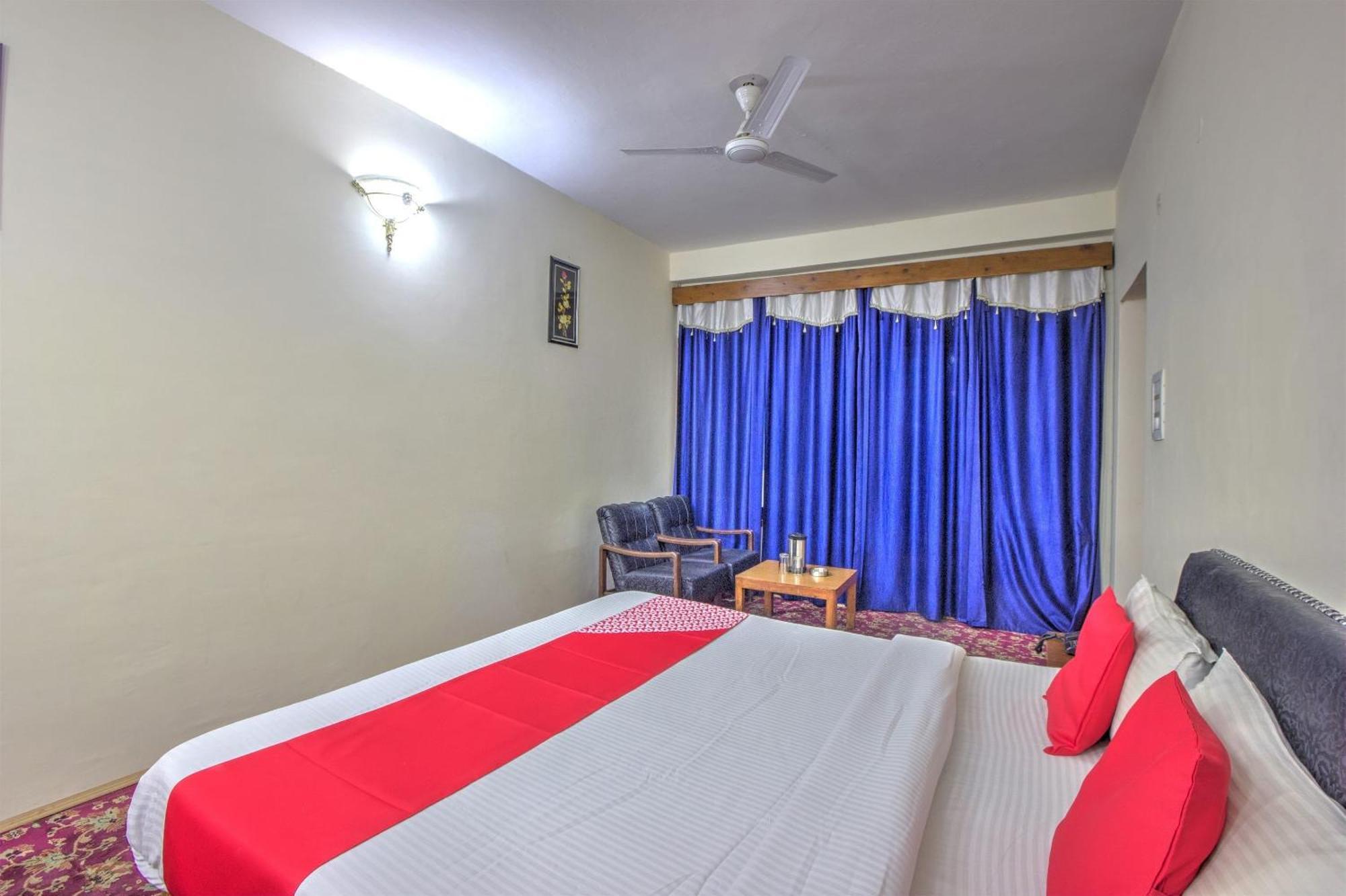 Capital O Shishamaati Hotel Kullu Bagian luar foto